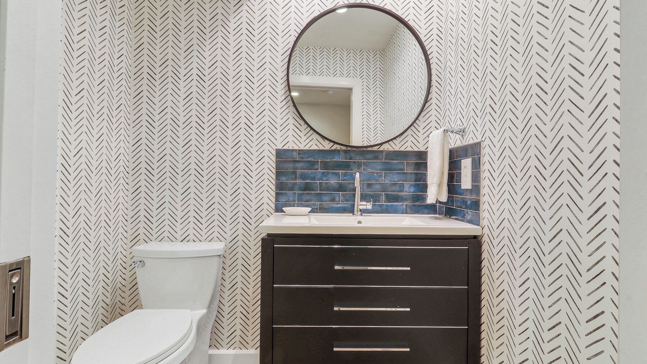 Photo of Bathroom in Beach Lagoon