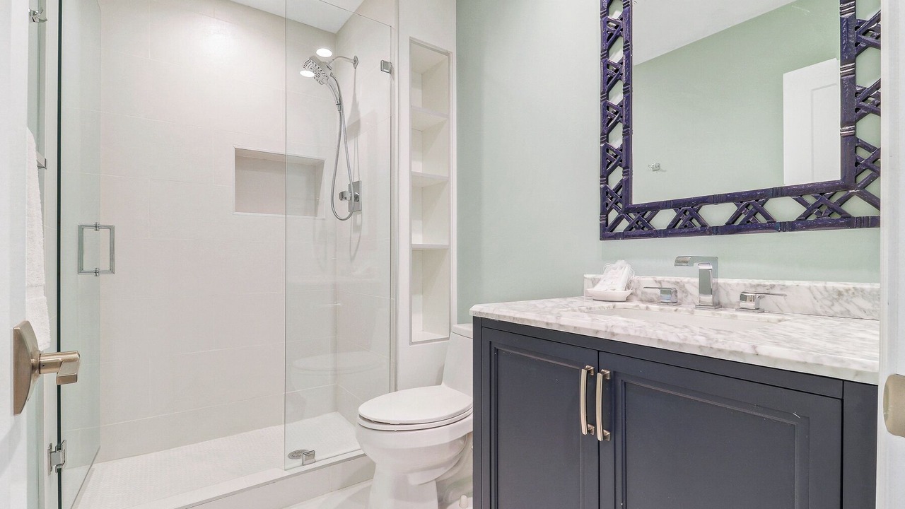 Photo of Bathroom in Beach Lagoon