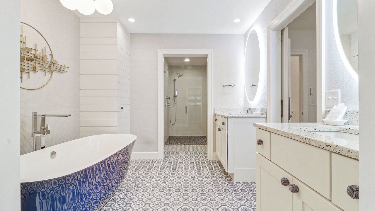 Photo of Bathroom in Beach Lagoon