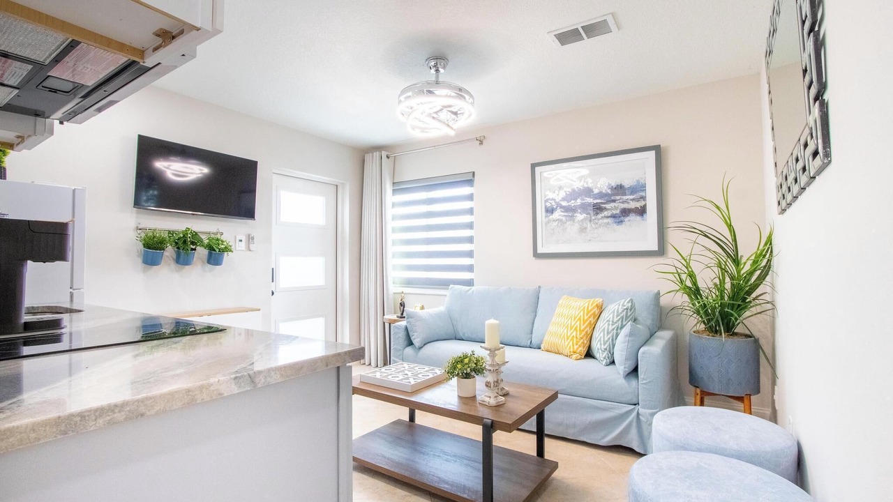 Photo of Livingroom in Longwood