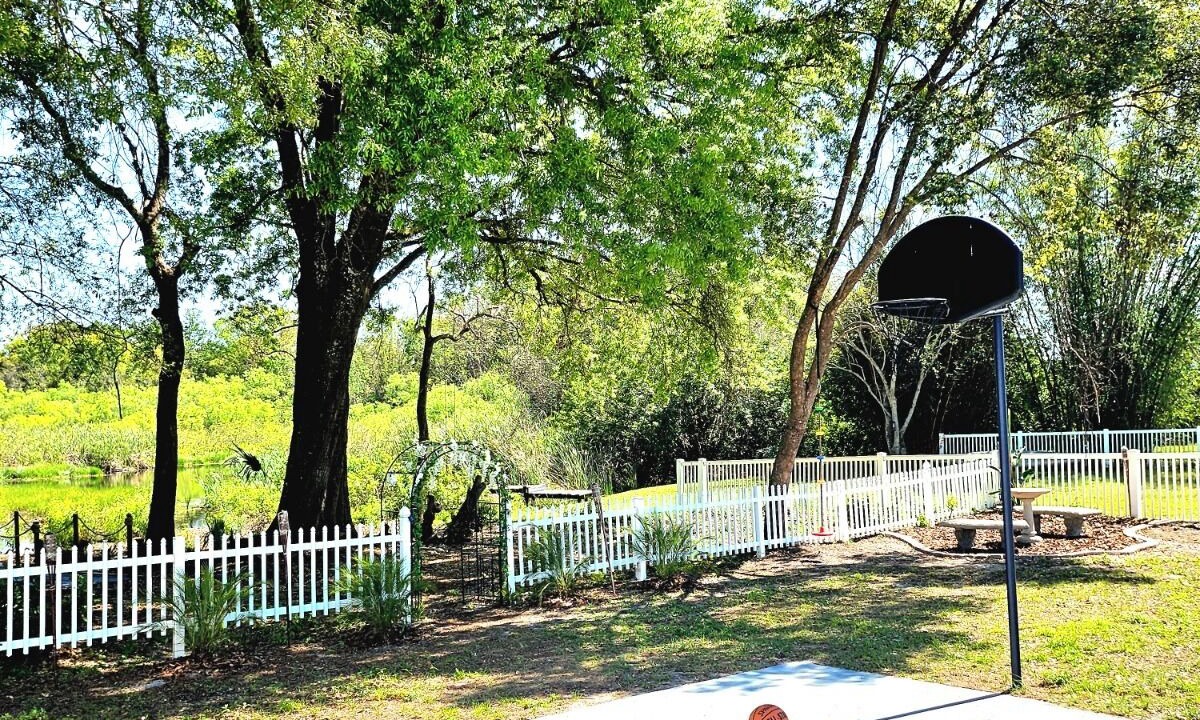 Photo of Others in Lockhart