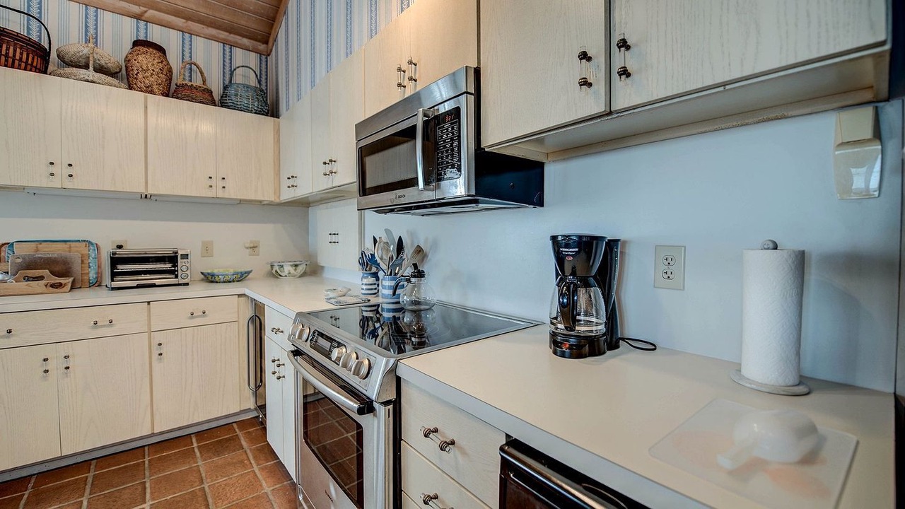 Photo of Kitchen in Debordieu Colony