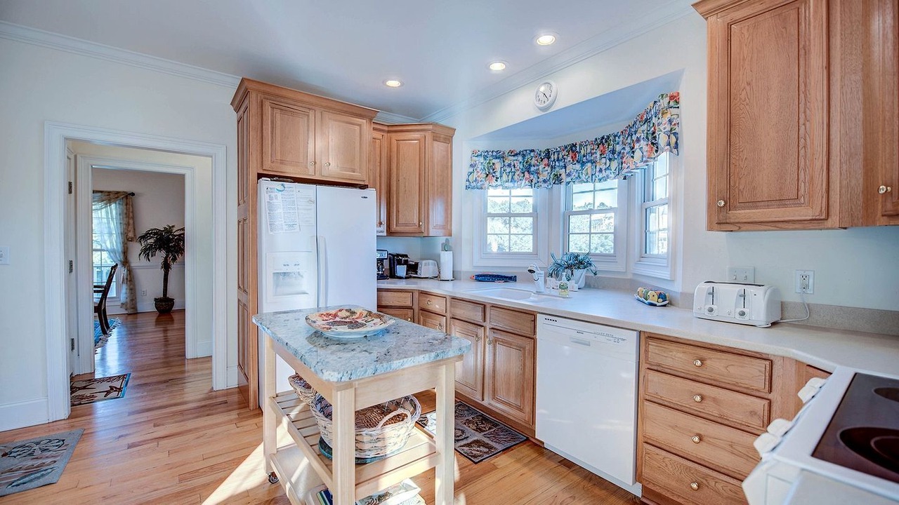 Photo of Kitchen in Debordieu Colony