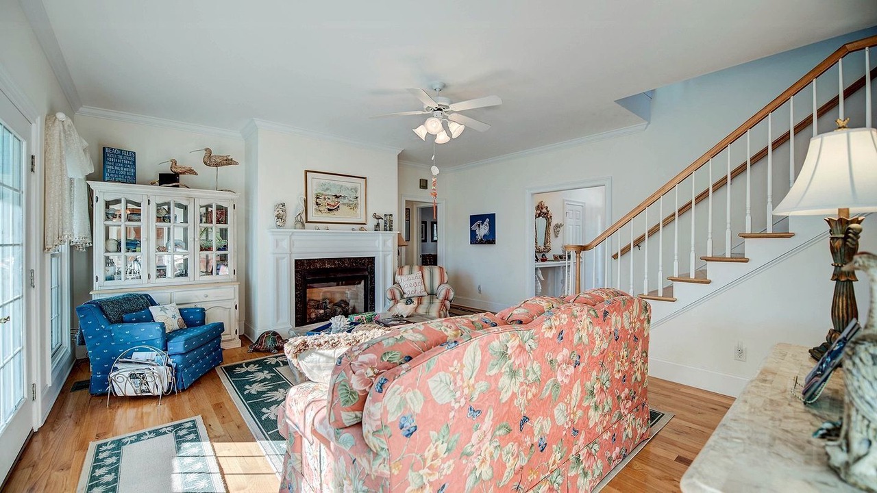 Photo of Livingroom in Debordieu Colony