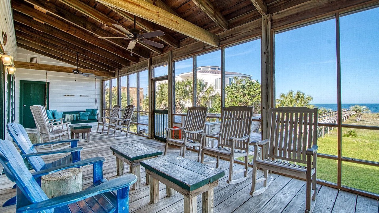 Photo of Patio Balcony in Debordieu Colony