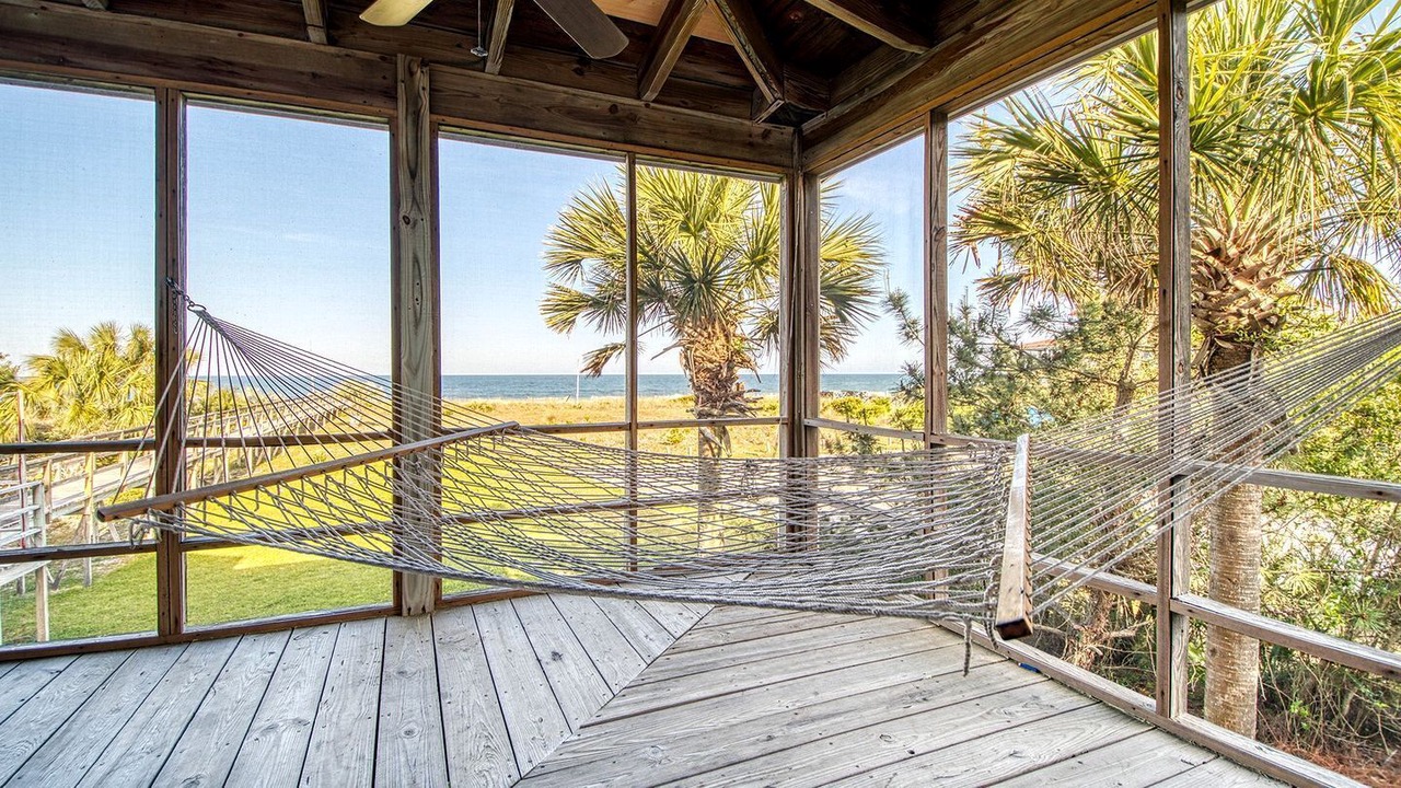 Photo of Patio Balcony in Debordieu Colony