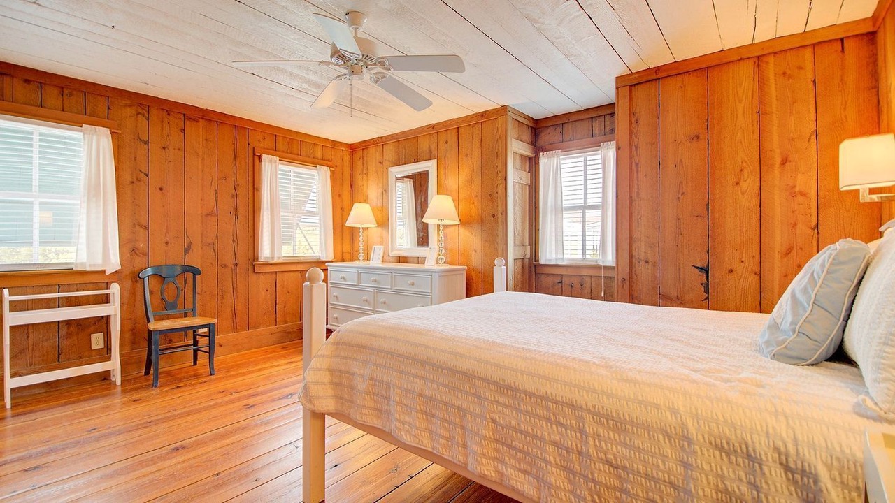 Photo of Bedroom in Debordieu Colony