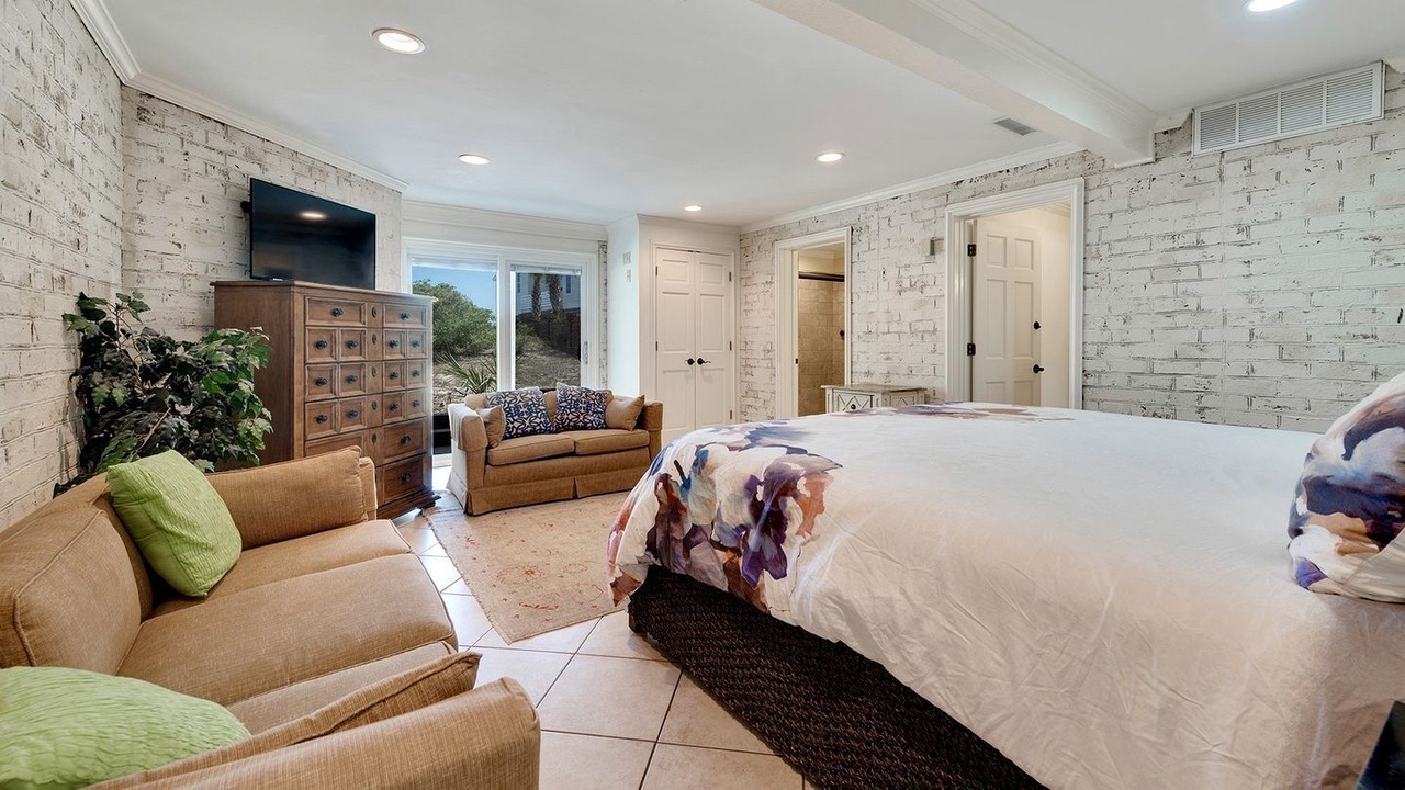 Photo of Bedroom in Debordieu Colony