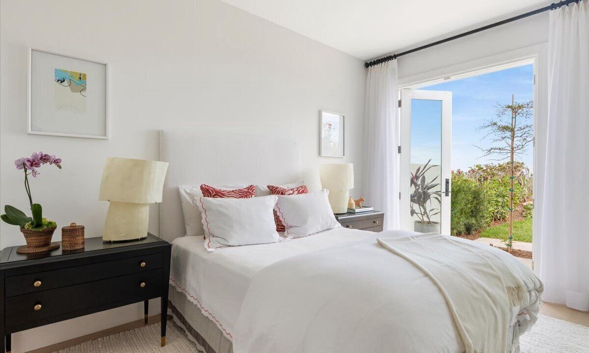 Photo of Bedroom in Indian River Shores
