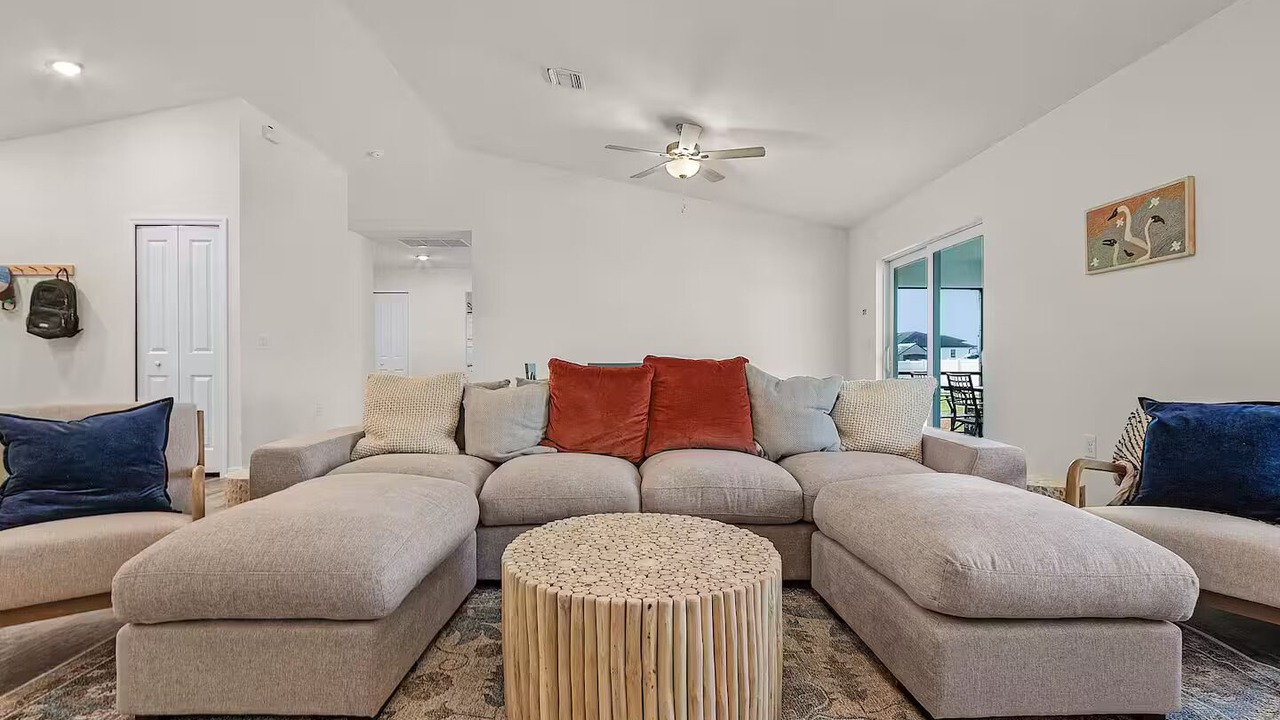 Photo of Livingroom in Mariner
