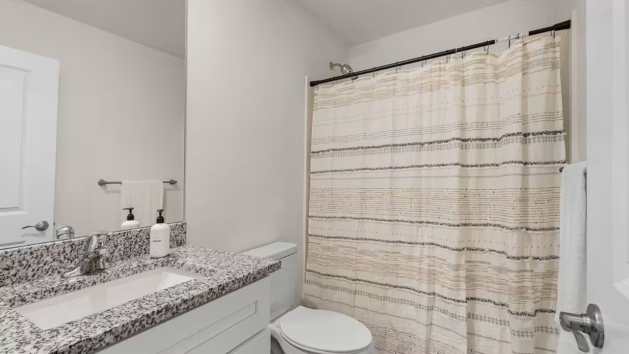 Photo of Bathroom in Mariner