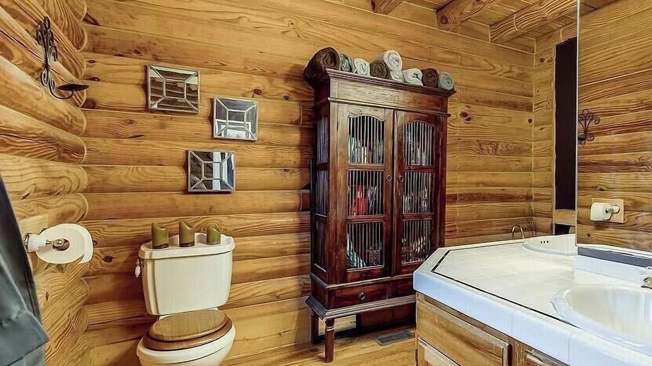 Photo of Bathroom in Eden