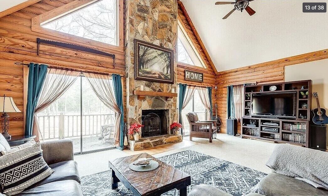 Photo of Livingroom in Eden