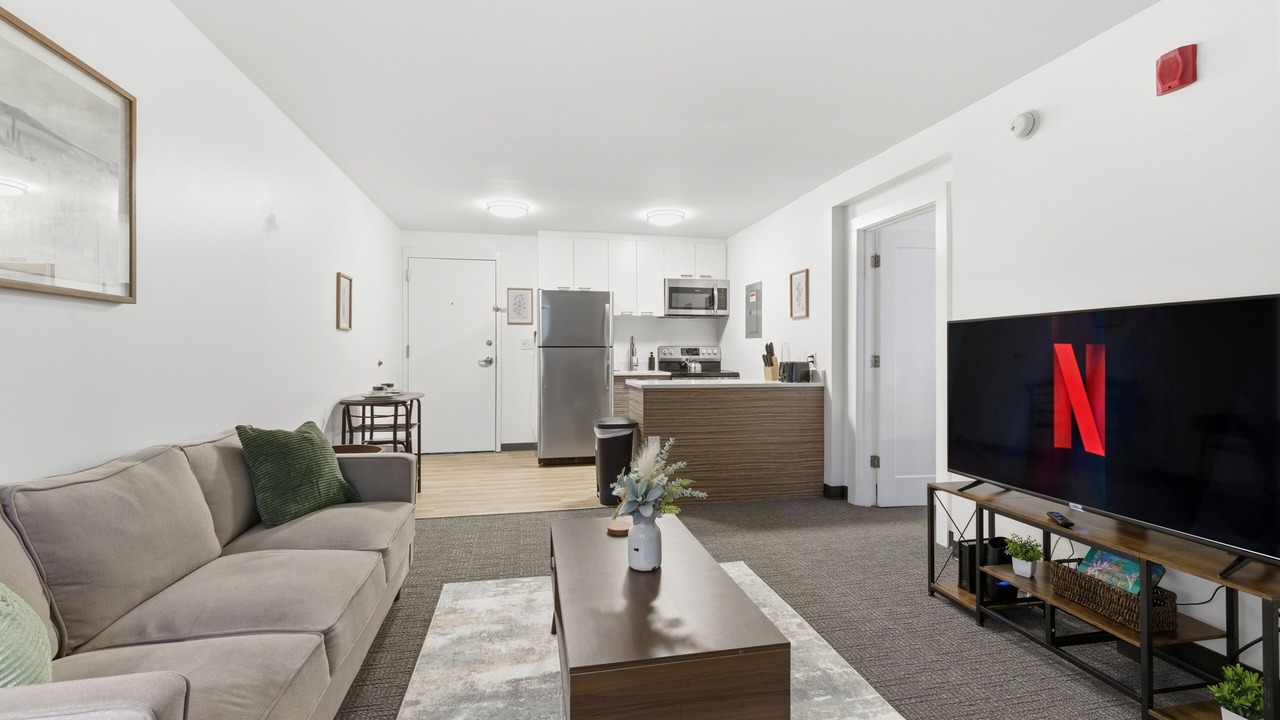 Photo of Livingroom in Northwest Raleigh