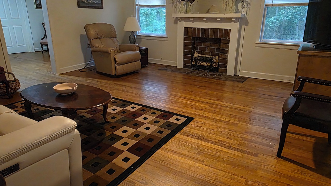 Photo of Livingroom in Hartwell