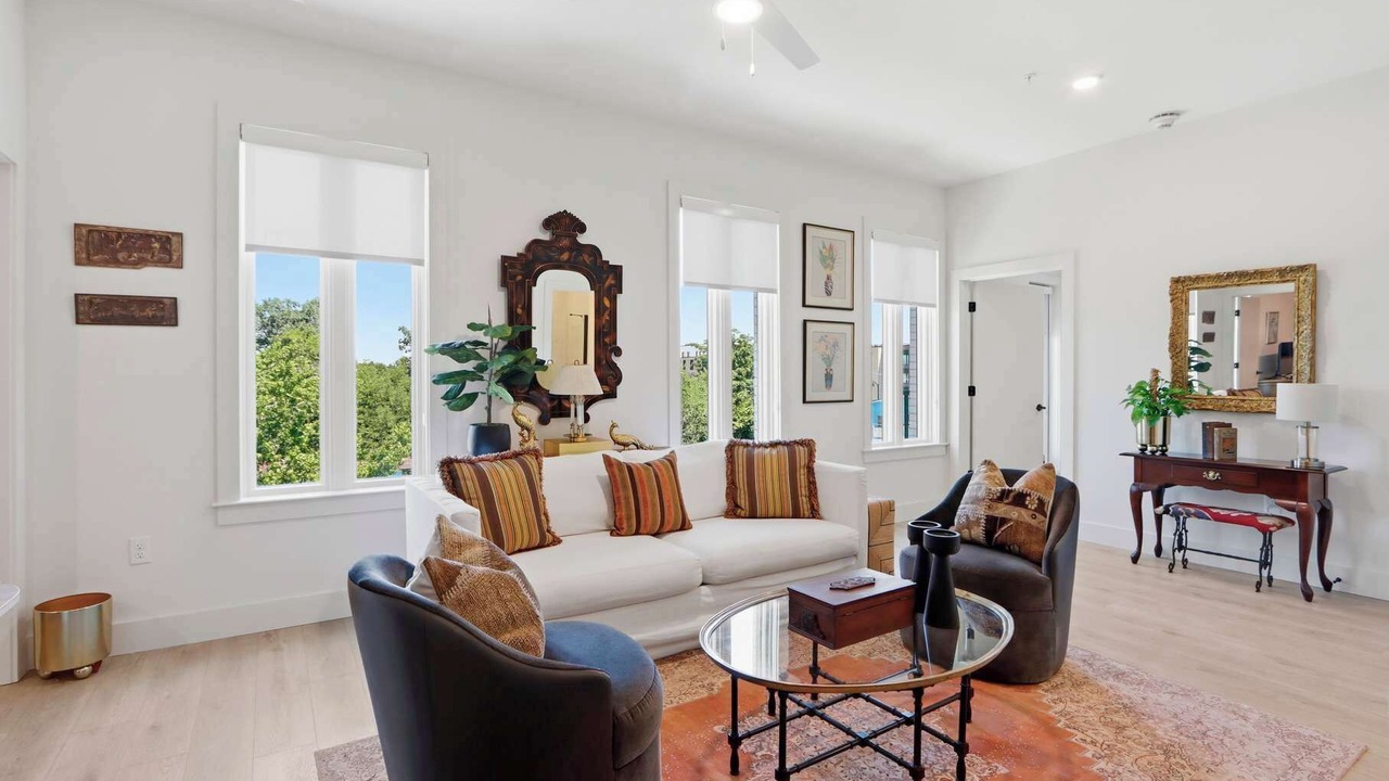 Photo of Livingroom in Metropolitan