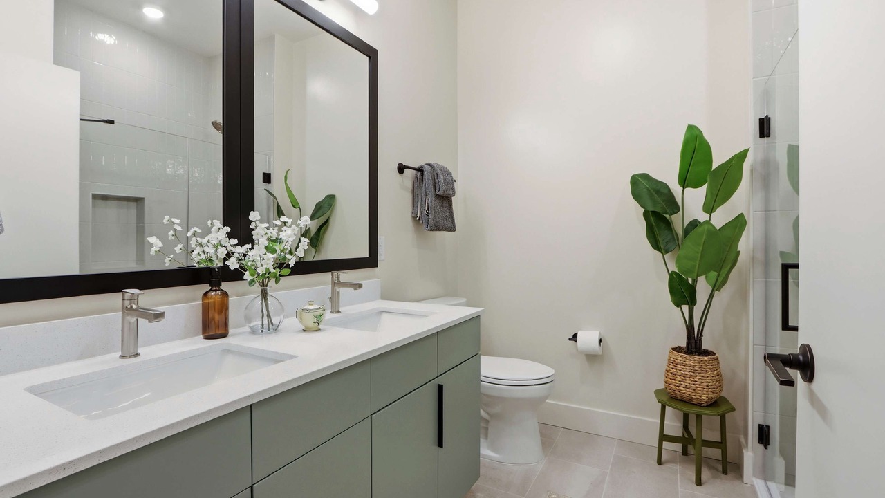 Photo of Bathroom in Metropolitan