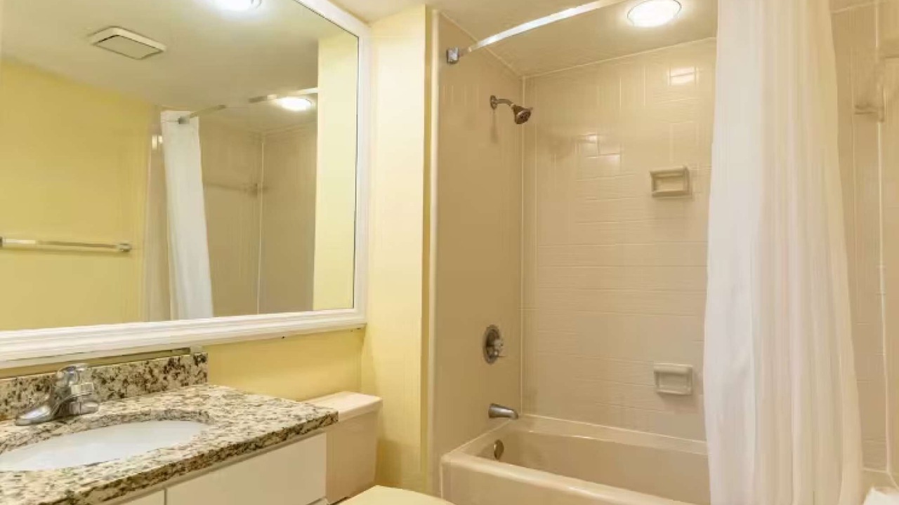 Photo of Bathroom in Shipyard Plantation