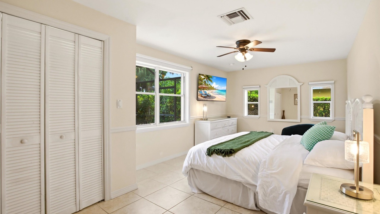 Photo of Bedroom in Palm River Estates
