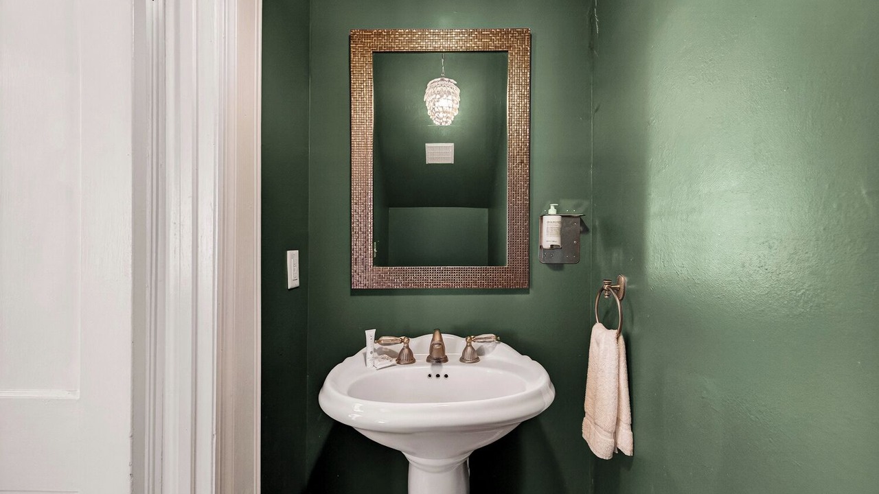 Photo of Bathroom in Savannah Victorian District