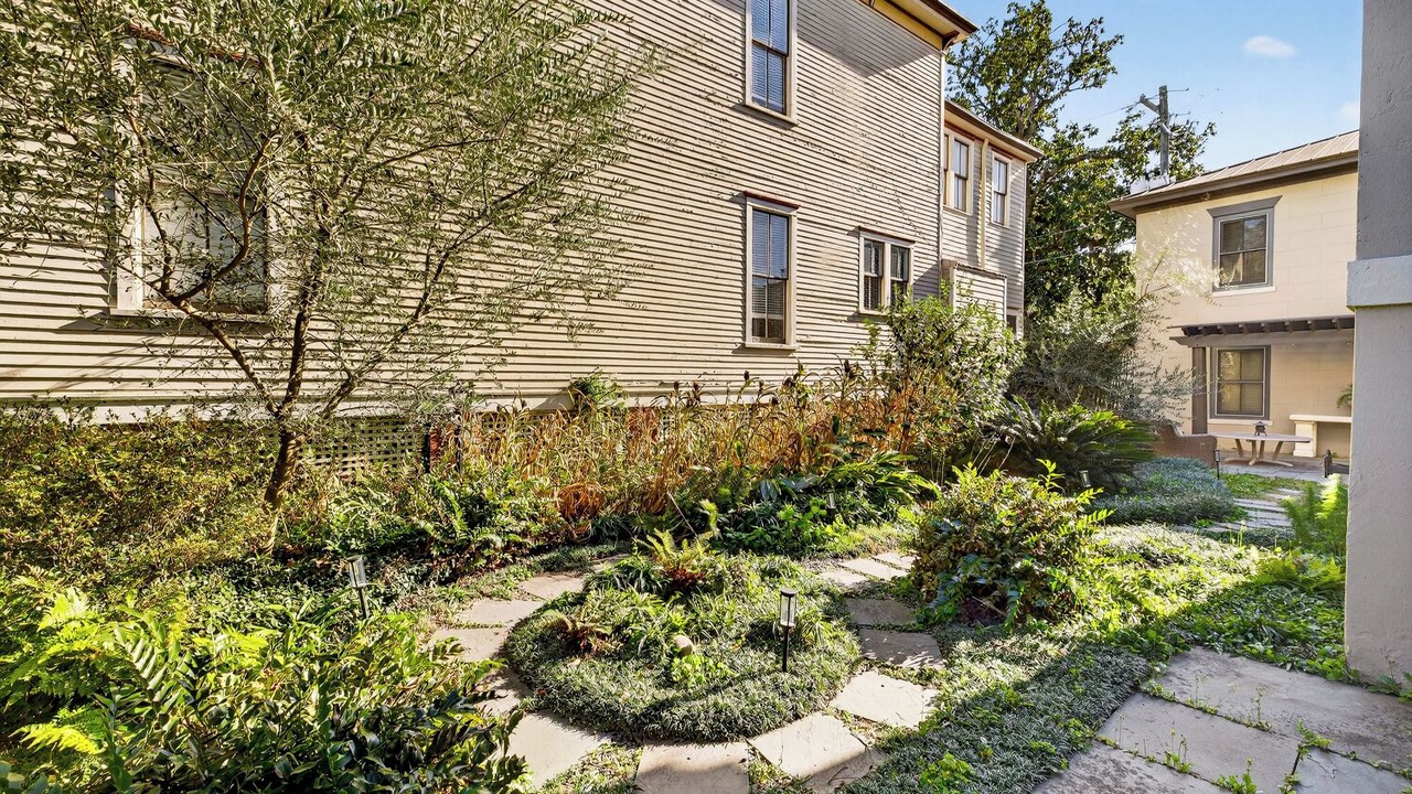 Photo of Outdoor in Savannah Victorian District