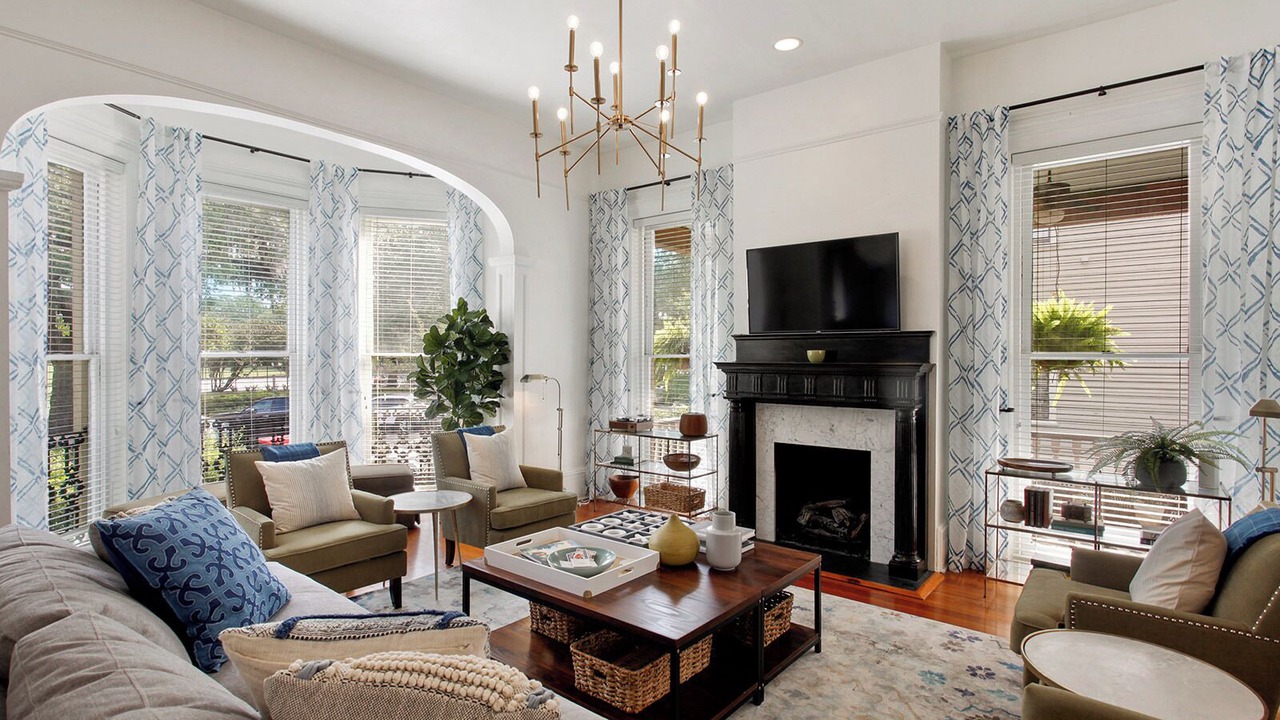 Photo of Livingroom in Savannah Victorian District