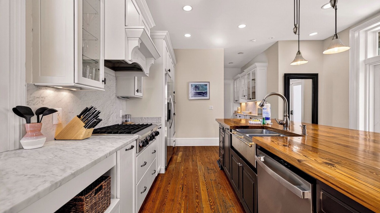 Photo of Kitchen in Savannah Victorian District