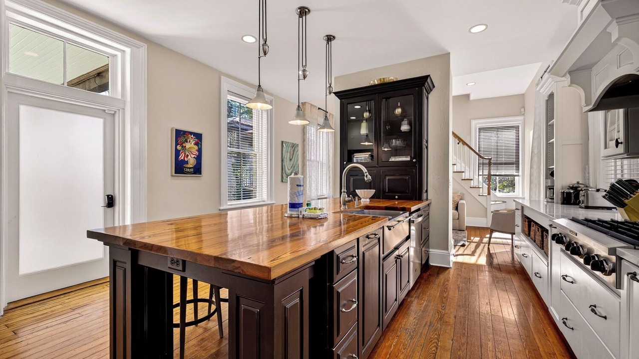 Photo of Kitchen in Savannah Victorian District