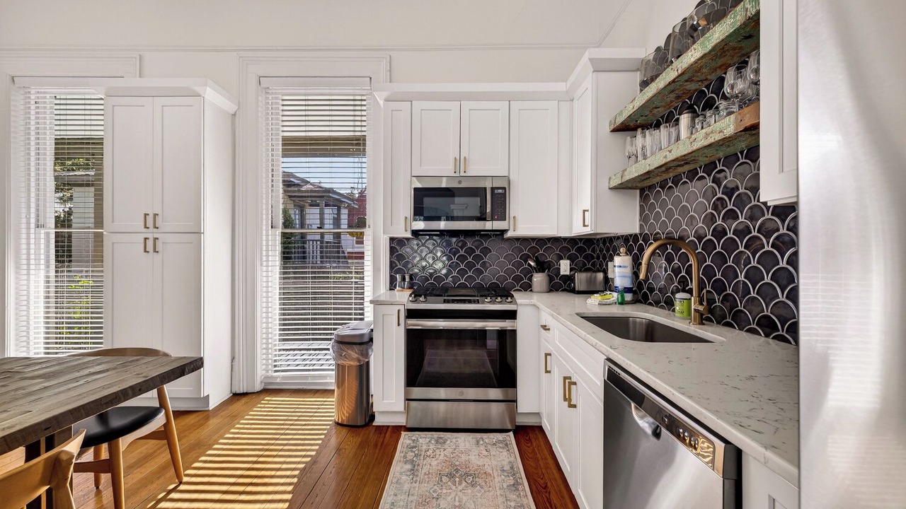Photo of Kitchen in Savannah Victorian District