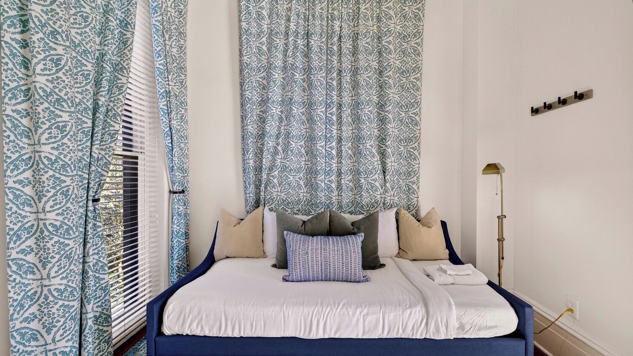 Photo of Bedroom in Savannah Victorian District