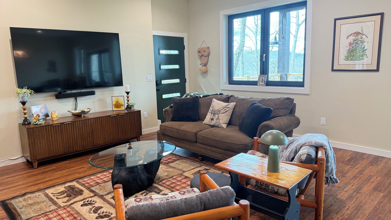 Photo of Livingroom in Tuckasegee