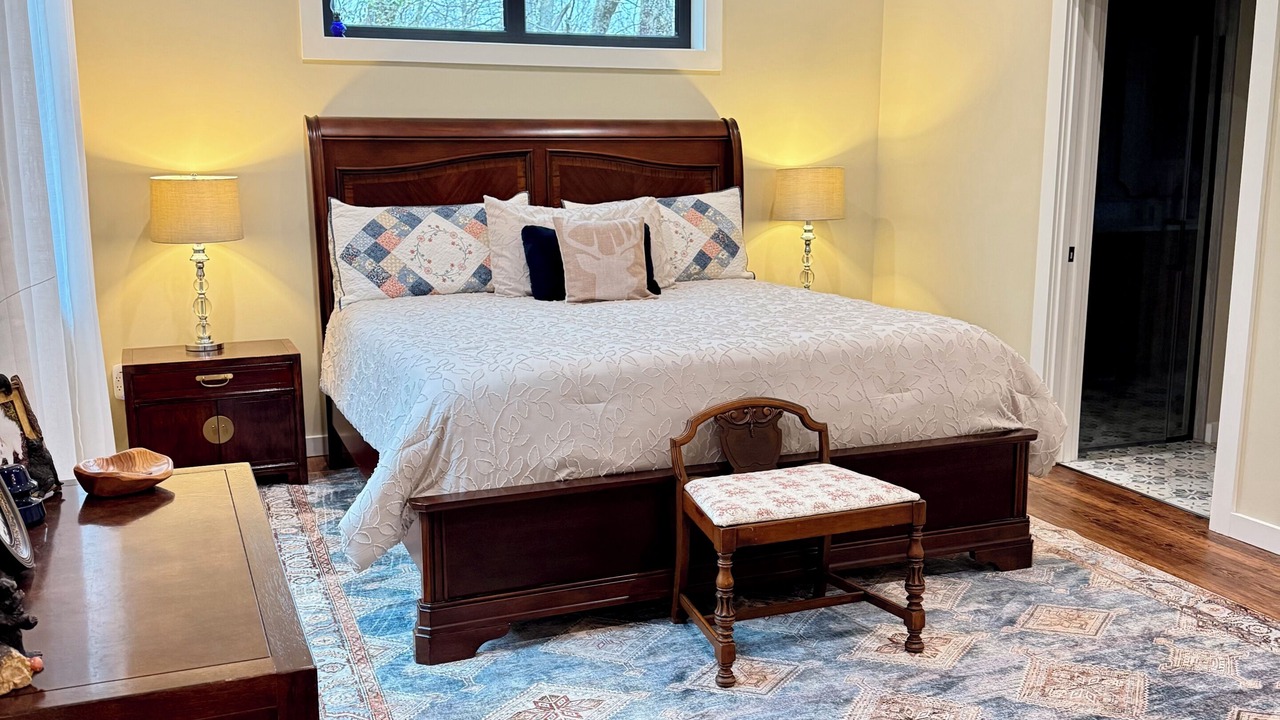 Photo of Bedroom in Tuckasegee