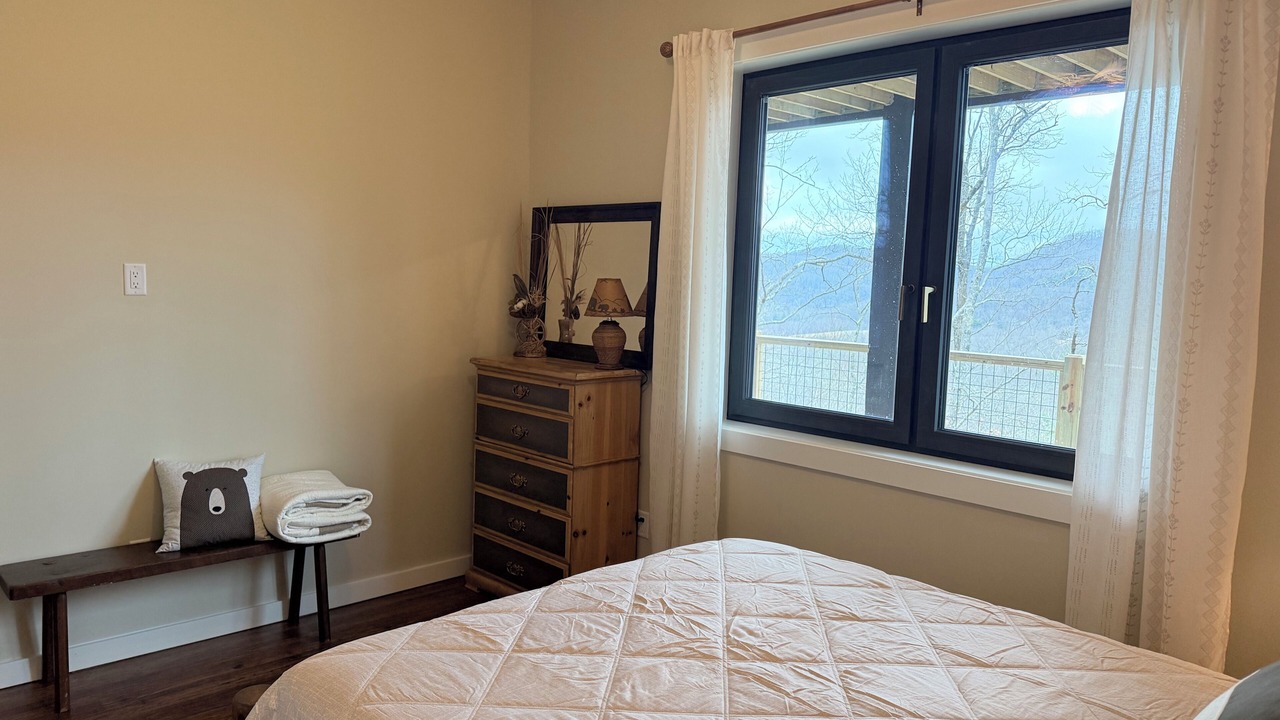 Photo of Bedroom in Tuckasegee