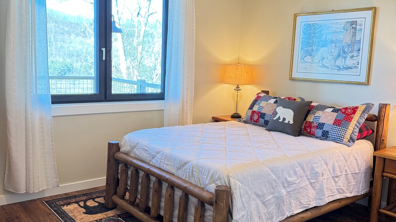 Photo of Bedroom in Tuckasegee