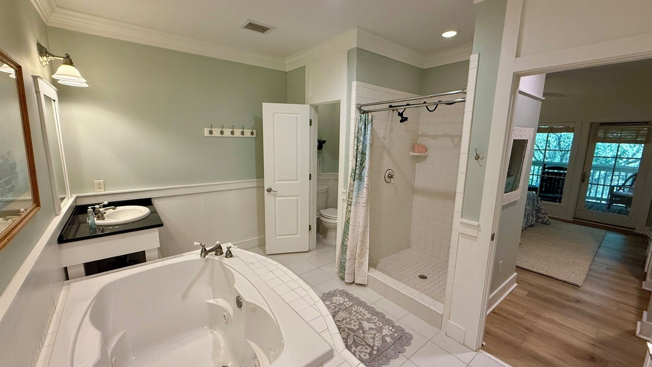 Photo of Bathroom in Melrose on the Beach
