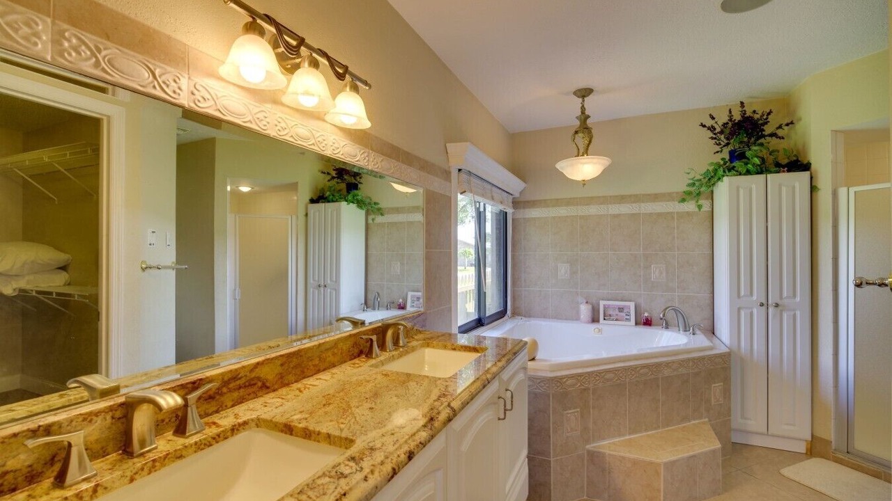 Photo of Bathroom in Lakewood Park