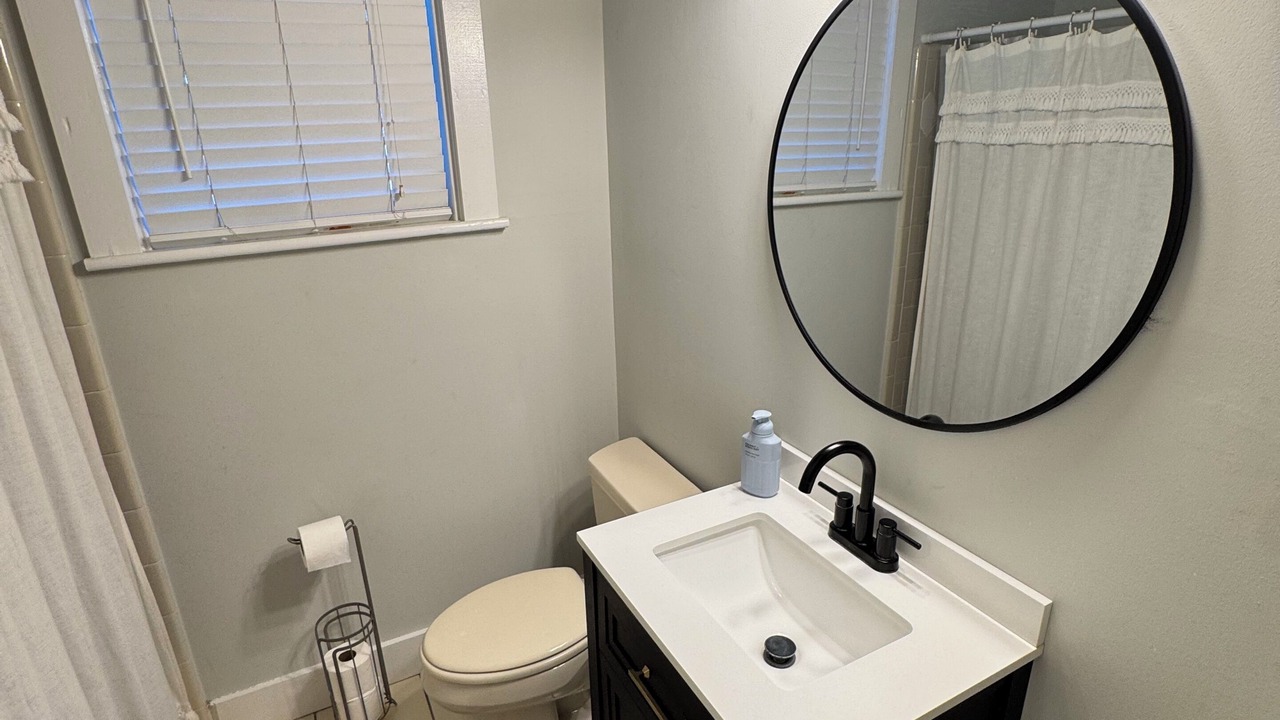 Photo of Bathroom in Garden City