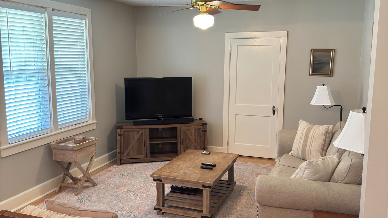 Photo of Livingroom in Garden City