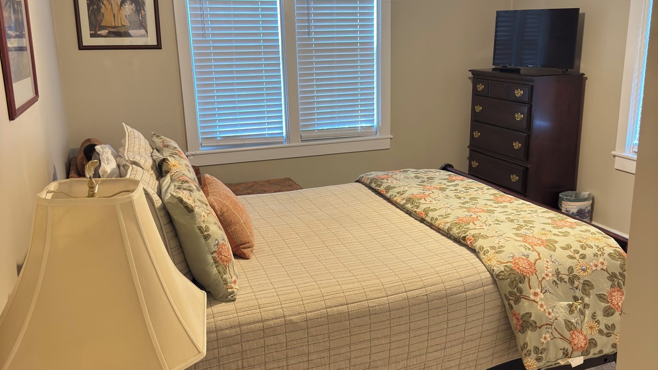 Photo of Bedroom in Garden City