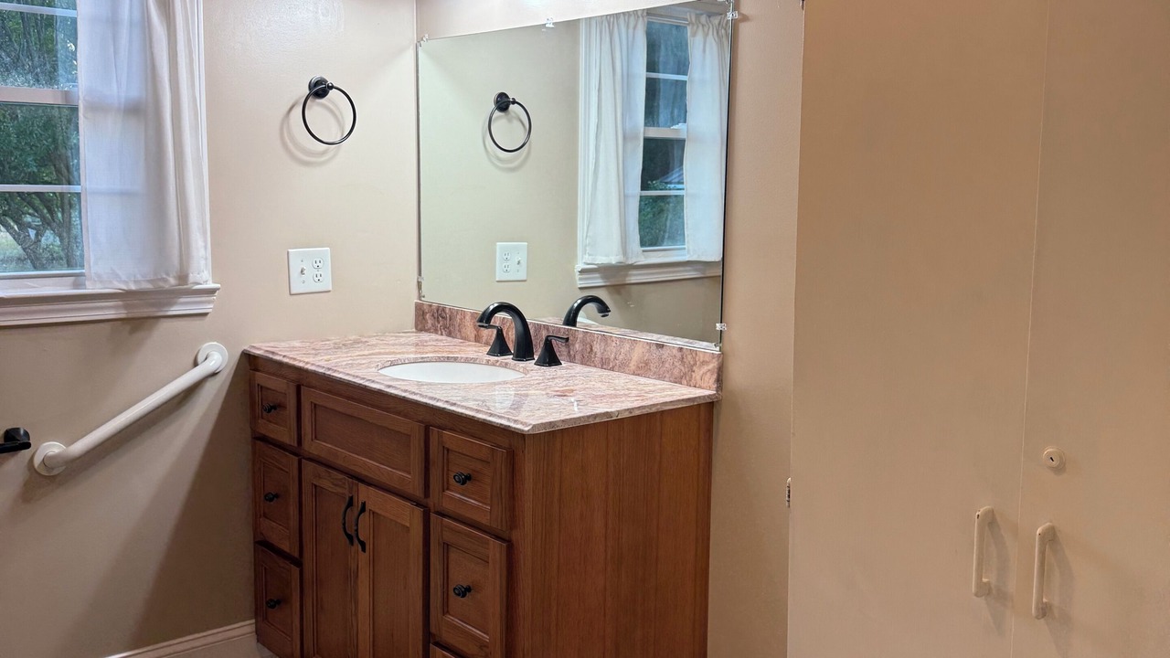 Photo of Bathroom in Ether