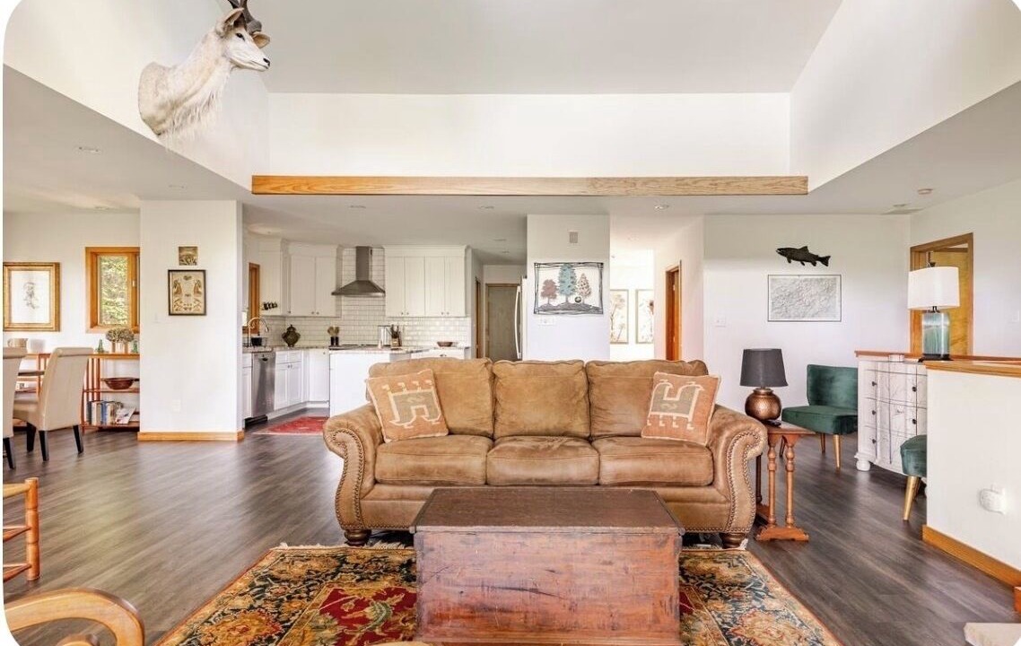 Photo of Livingroom in Pisgah Forest