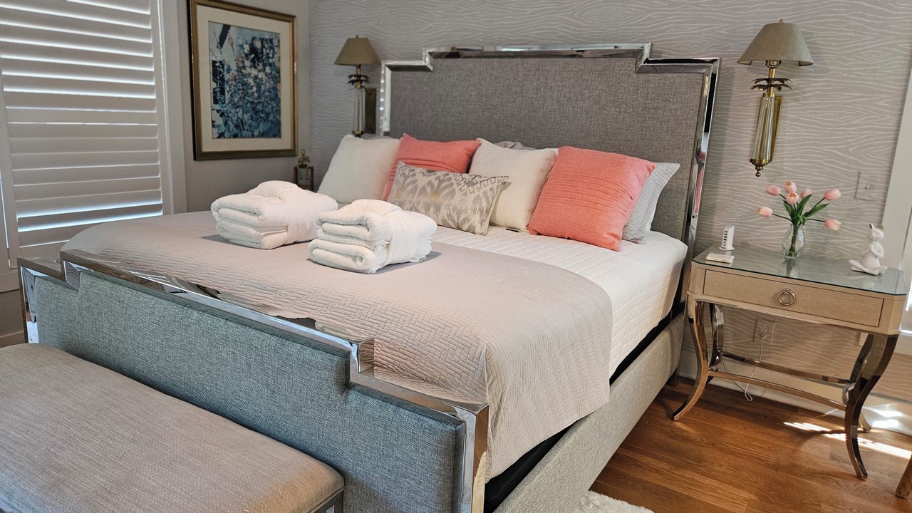 Photo of Bedroom in Folly Field
