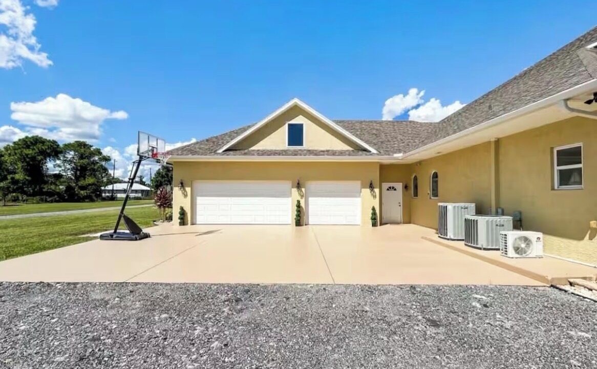 Photo of Outdoor in Sebring
