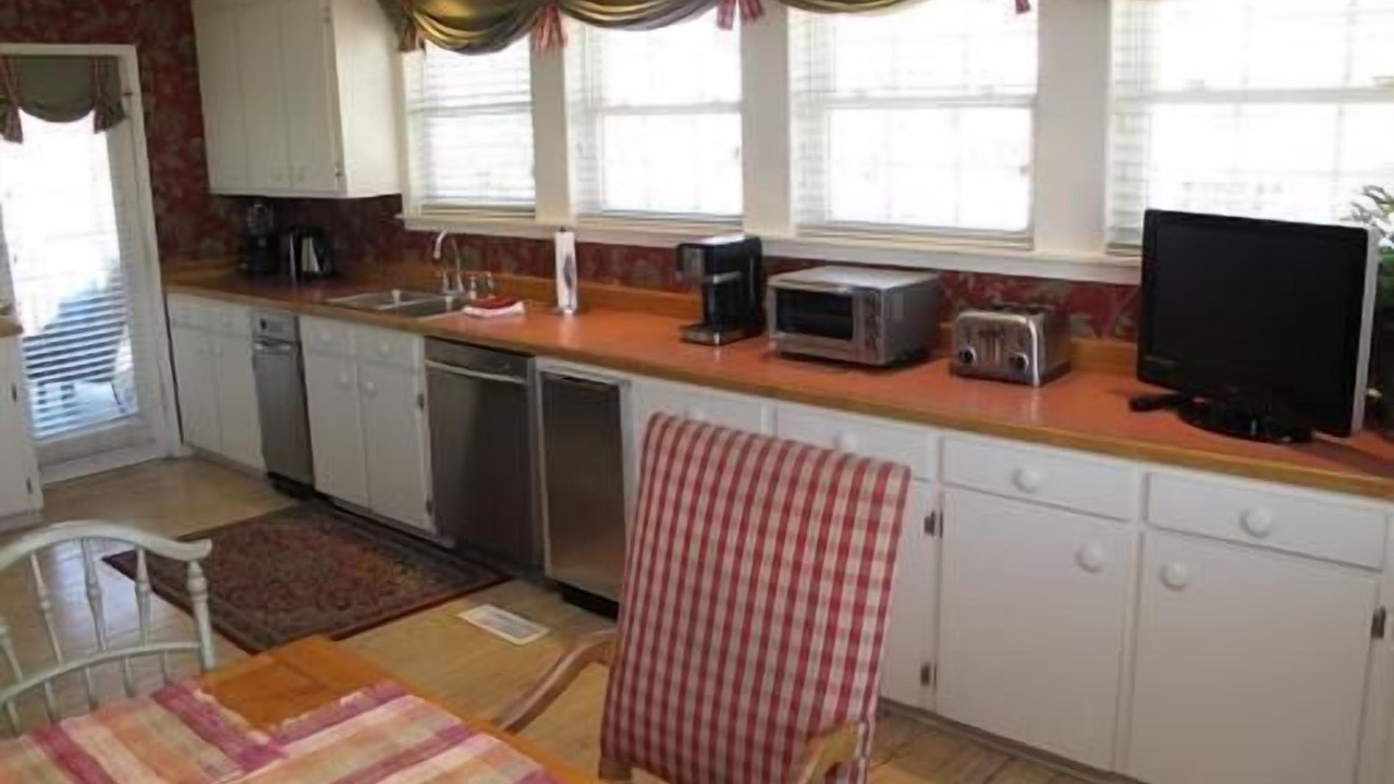 Photo of Kitchen in Inlet Harbour