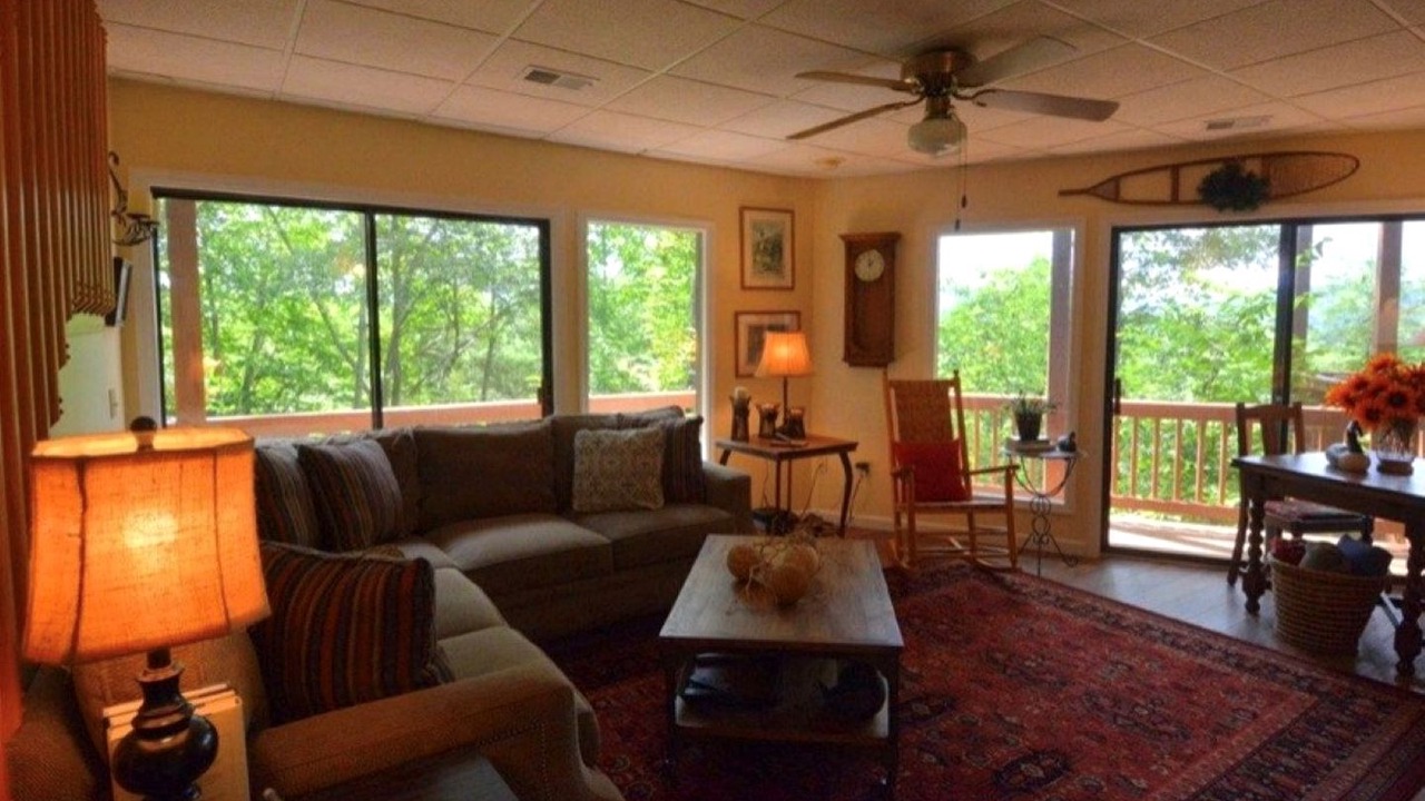 Photo of Livingroom in Santeetlah