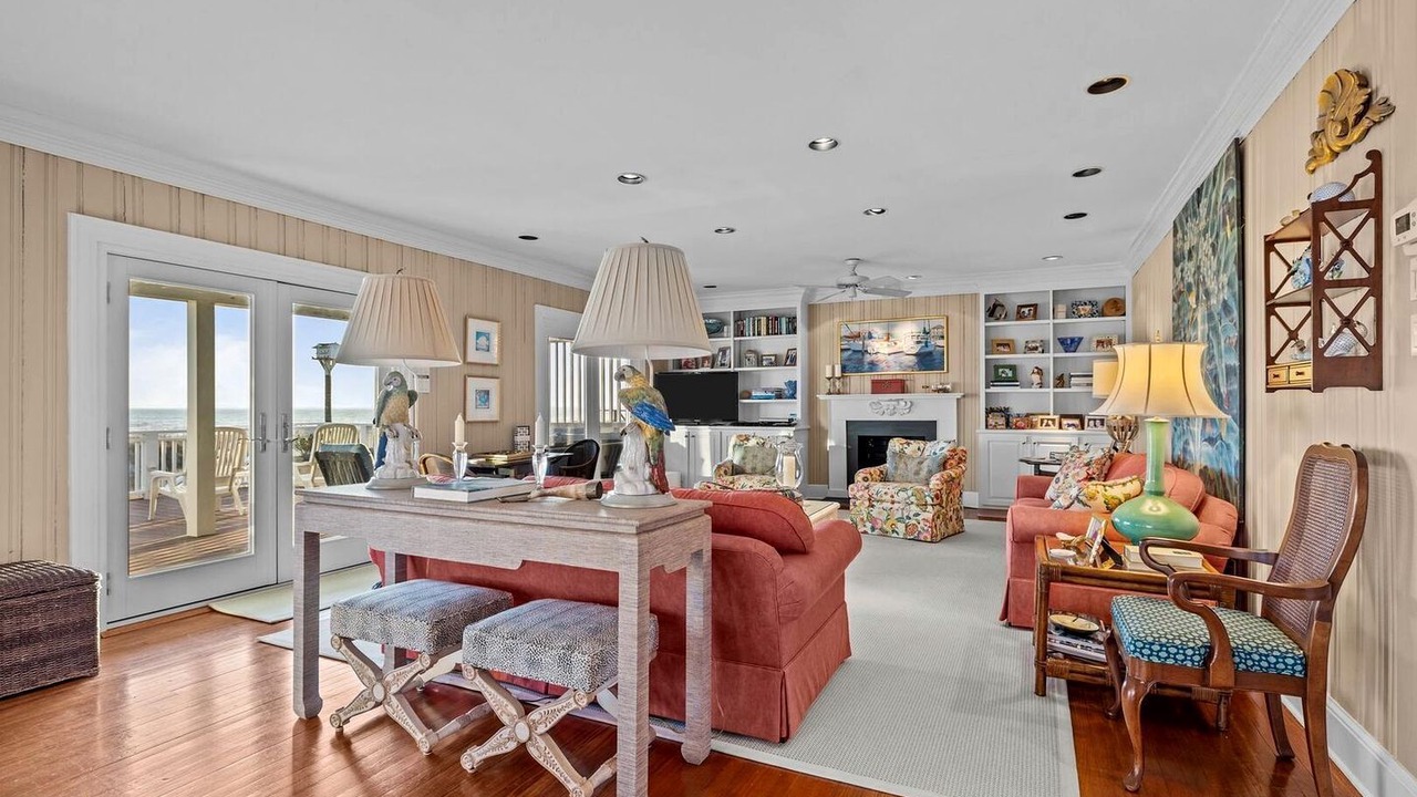 Photo of Livingroom in Atlantic Beach