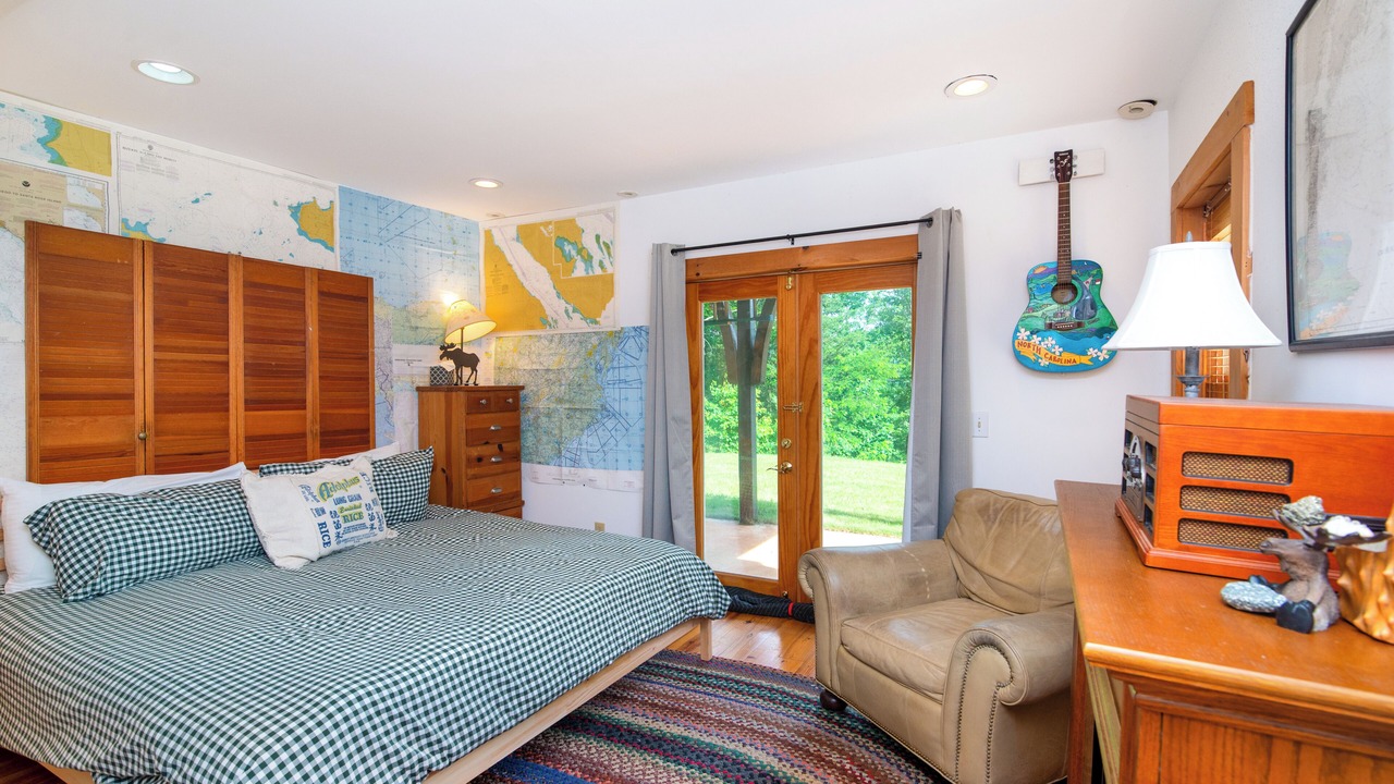 Photo of Bedroom in Tuckasegee