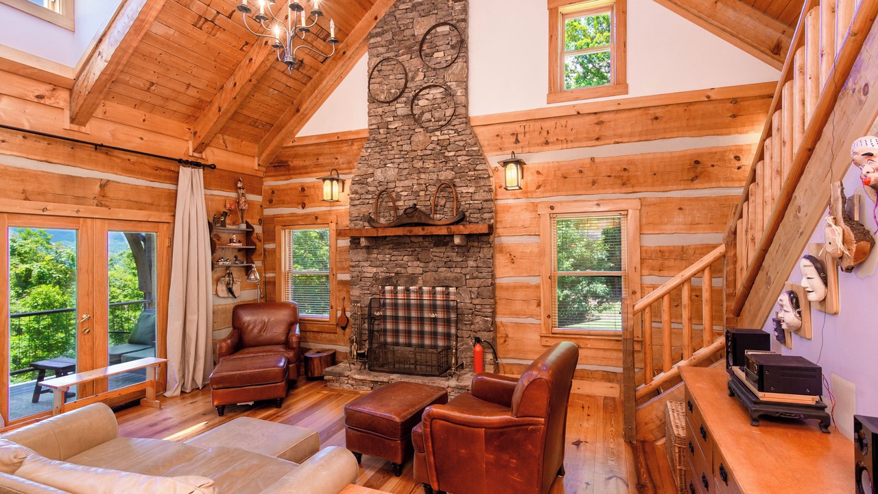 Photo of Livingroom in Tuckasegee