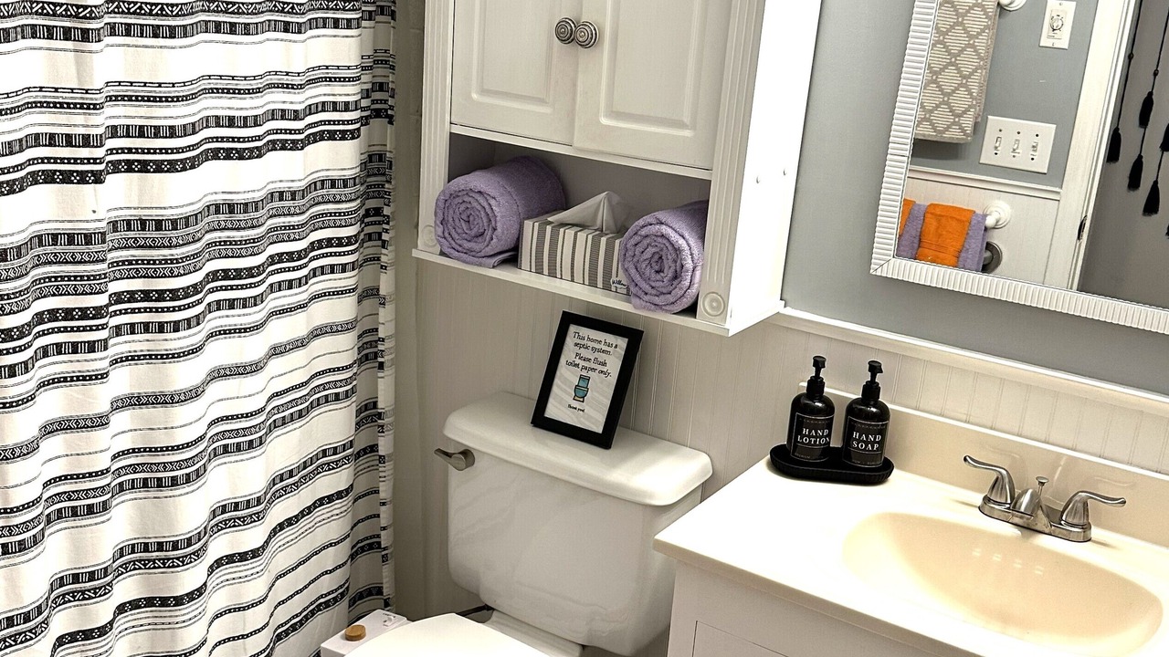 Photo of Bathroom in Seneca