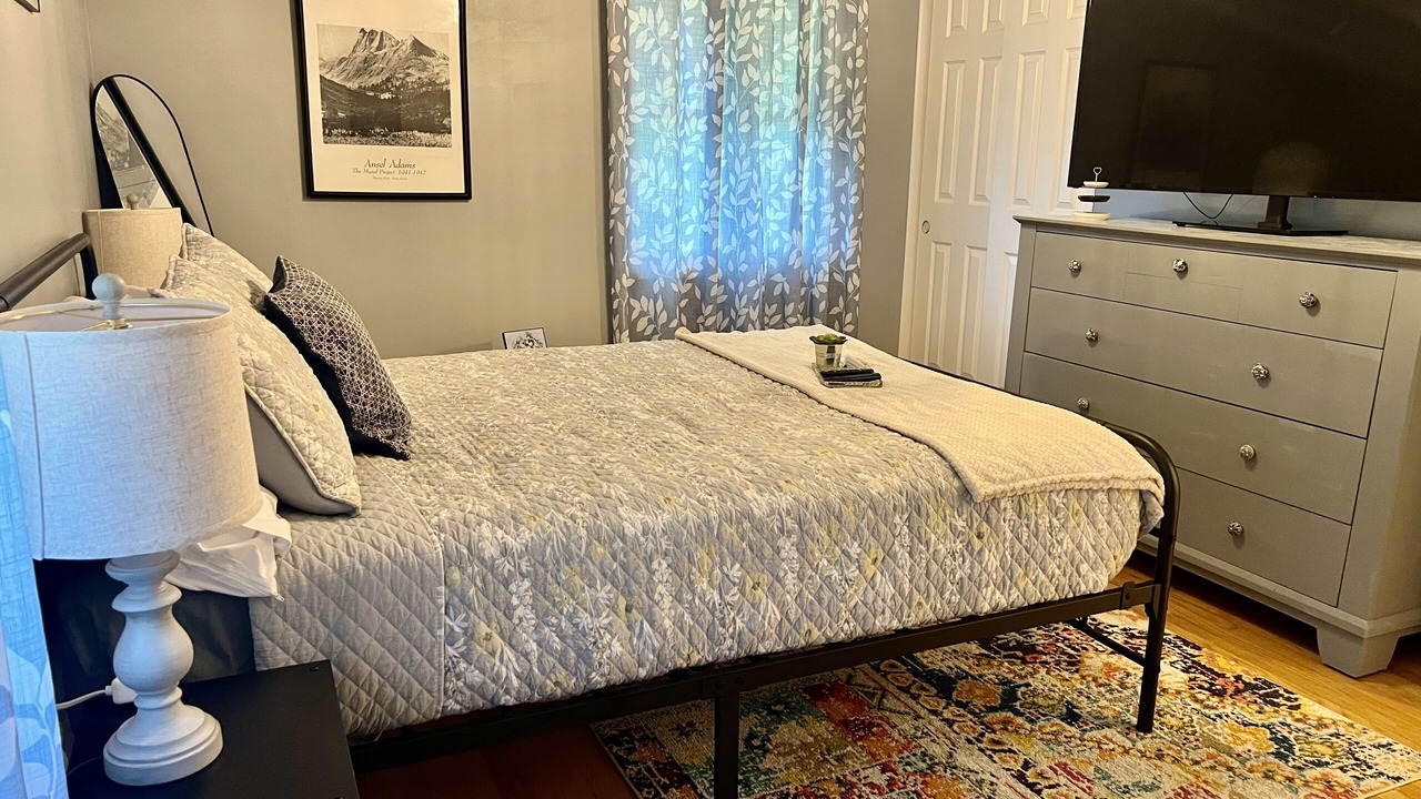 Photo of Bedroom in Seneca